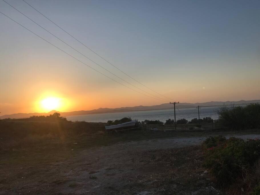 Moudros Sunset Apartment Moudhros ภายนอก รูปภาพ